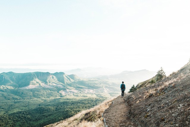   Kata-Kata Bulan Januari.  Foto: Unsplash/Mika Matin