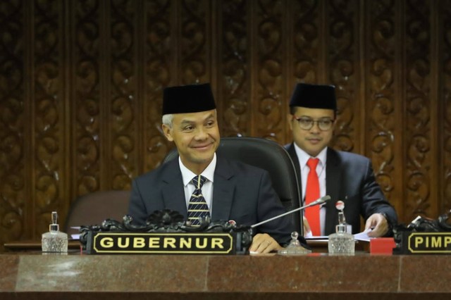 Gubernur Jawa Tengah Ganjar Pranowo dalam Rapat Paripurna DPRD Jateng, Kota Semarang, Jateng Jumat (30/12/2022). Foto: Dok. Istimewa