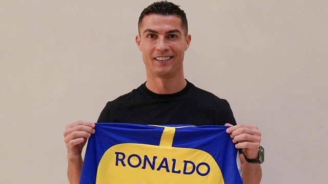 Cristiano Ronaldo resmi gabung ke klub Arab Saudi, Al Nassr. Foto: Instagram/@alnassr_fc