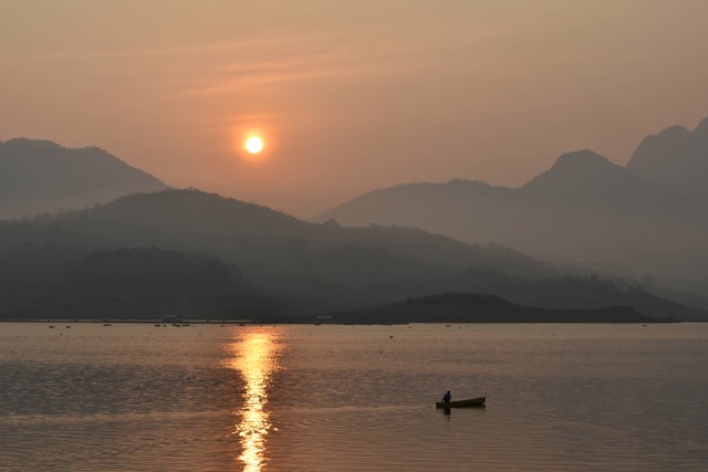 Tempat Liburan di Purwakarta, Foto Hanya Ilustrasi: Unsplash/Eka P. Amdela