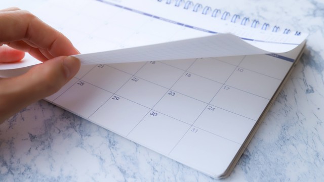 Ilustrasi kalender. Foto: furustic/Shutterstock.