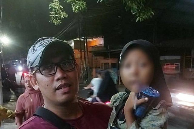 Penampilan Malika Anastasya, bocah 6 tahun yang hilang diculik selama hampir satu bulan saat ditemukan oleh aparat kepolisian Senin (2/1) malam. Foto: Dok. Istimewa