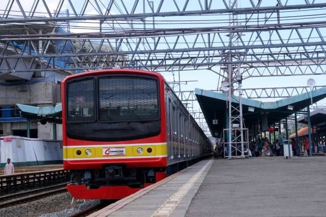 Informasi Jadwal KRL Cikarang-Angke Terbaru 2023, foto: Kumparan