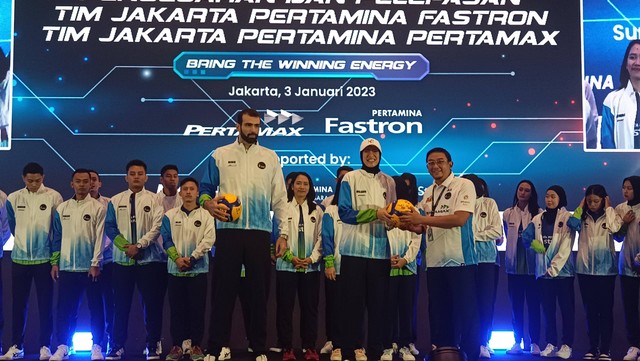 Tim Jakarta Pertamina Pertamax dan Jakarta Pertamina Fastron untuk Proliga 2023 di Graha Pertamina, Jakarta, Selasa (3/1/2023). Foto: Jodi Hermawan/kumparan