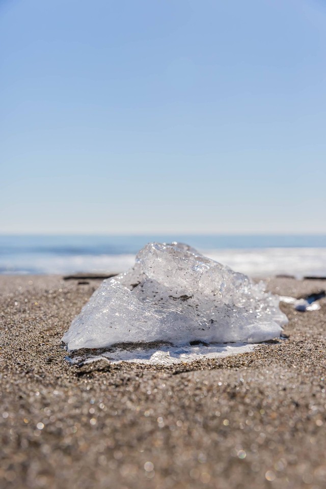 Ilustrasi pantai di Hokkaido, Jepang. Foto: Taku/Shutterstock