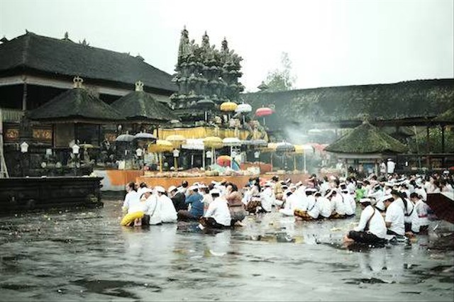Ilustrasi Hari Raya Galungan Umat Hindu. Foto: Unsplash