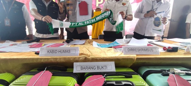 Barang bukti kasus haji furoda bodong, pimpinan PT Al Fatih Indonesia jadi tersangka. Dokumentasi Rachmadi Rasyad/kumparan.