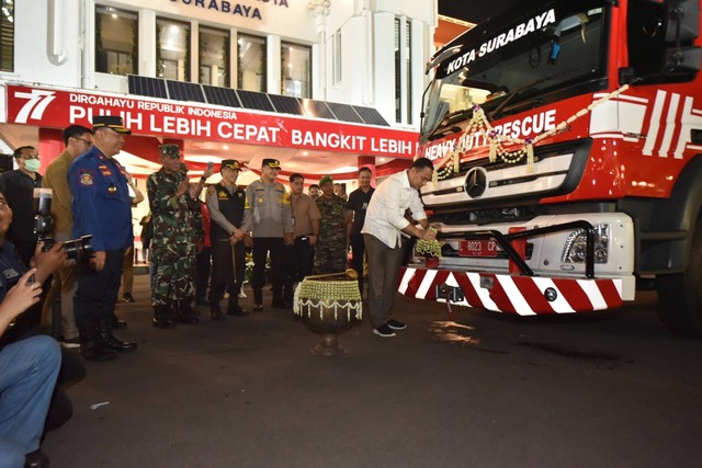 Canggihnya Mobil Heavy Duty Rescue di Surabaya, Mampu Angkat Beban 14 Ton (261147)