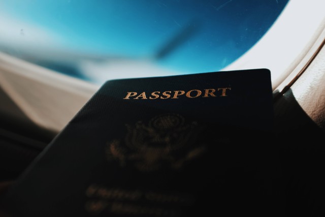Paspor Dinas: Pengertian dan Manfaatnya, foto: Unsplash/Blake Guidry