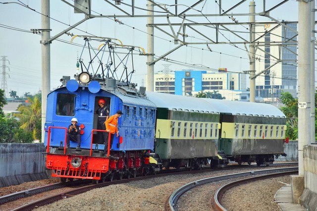 Kenalan Sama Bon Bon Kereta Listrik Pertama Di Indonesia Yang Hadir