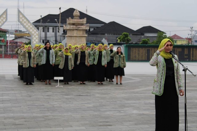 Dalam Rangka HUT PIPAS Ke-19, DWP Lapas Kelas I Palembang Laksanakan Tabur Bunga