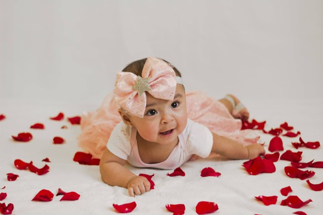 Khalifah Munawartul Jinan adalah contoh nama bayi perempuan islami 2023. Foto: Pexels.com