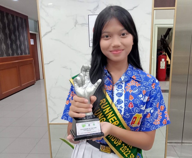Queen Annesya Kabeer Lukito, peraih gelar Eco Student SD 2022. Foto: Masruroh/Basra