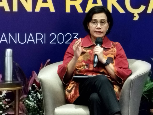 Sri Mulyani dalam pertemuan dengan media nasional di Gedung Kemenkeu, Jakarta, Jumat (6/1/2022). Foto: Wendiyanto Saputro/kumparan