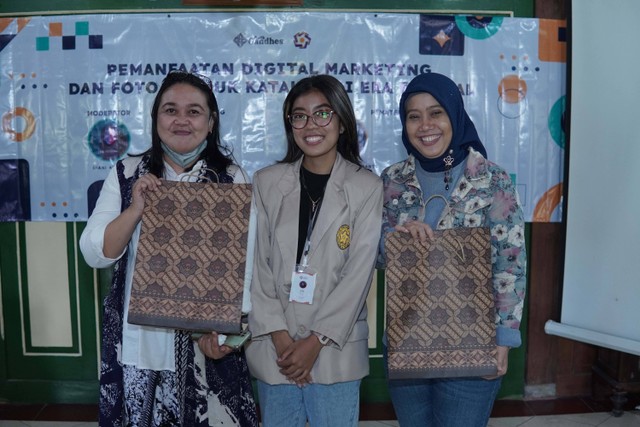 Kegiatan Proyek Sosial Mahasiswa Universitas Amikom Yogyakarta bersama Batik Gandhes, Foto : Dokumentasi Pribadi Penulis