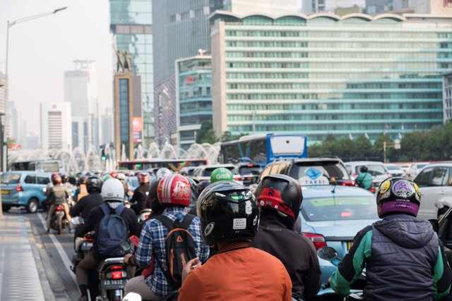 Metode pembayaran transjakarta 2023, Foto: Unsplash/Adrian Pranata.