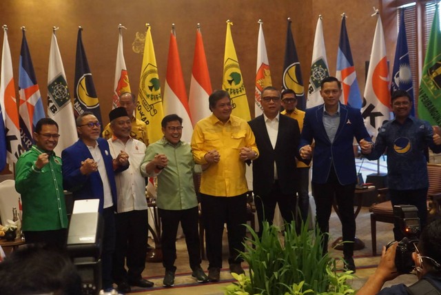 Sejumlah elite parpol berkumpul di Hotel Darmawangsa pada Minggu (8/1). Elite parpol yang hadir membahas sistem pemilu proposional tertutup. Foto: Iqbal Firdaus/kumparan