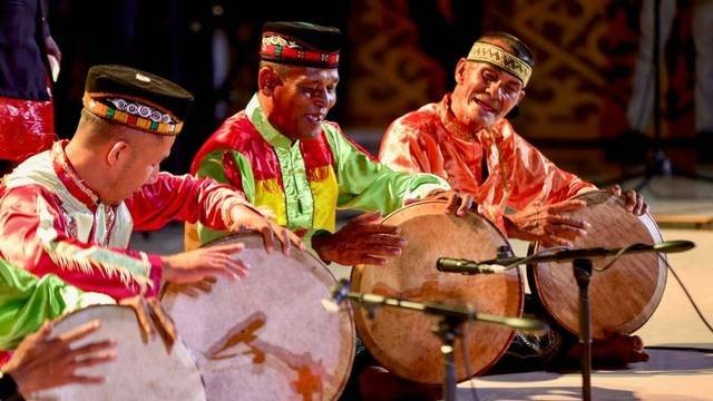 Pemain rapai di Aceh saat Festival Perkusi Aceh 2022. Foto: Suparta/acehkini