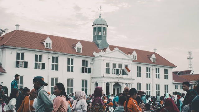   Tempat Parkir Kota Tua Jakarta, Foto/Unsplash/Visual Karsa