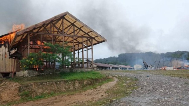 SMK 1 Oksibil yang dibakar KKB di Pegunungan Bintang. Foto Polres Pegunungan Bintang