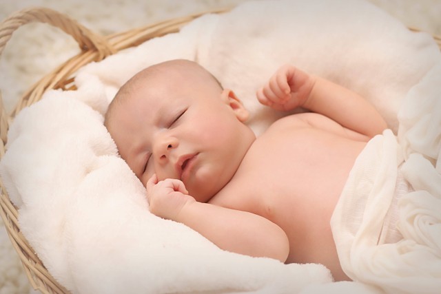 Ilustrasi bayi ngorok saat tidur. Foto: Pexels.com