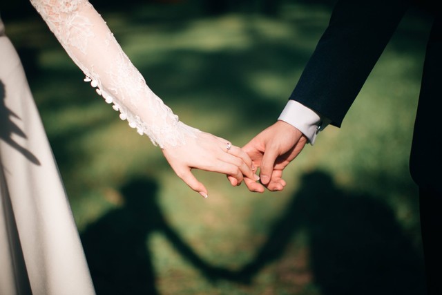 Puisi Pernikahan Romantis yang Menyentuh Hati | Sumber: https://unsplash.com/ @jeremywongweddings