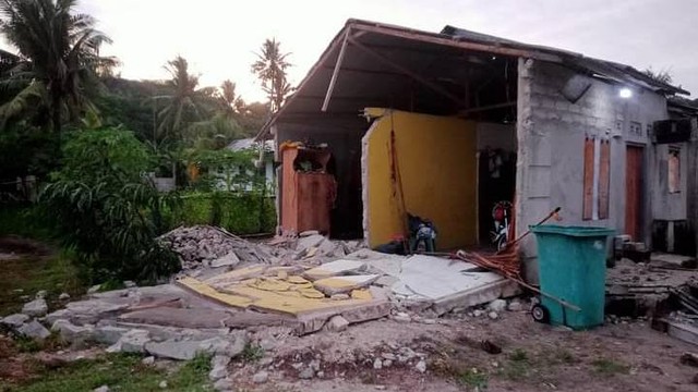 Kerusakan akibat gempa 7.6 M di Maluku. Foto: BNPB