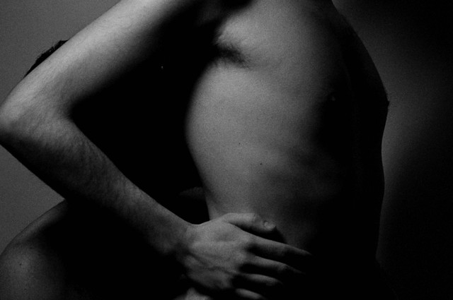 Apa saja gejala hernia pada pria? Foto: Unsplash