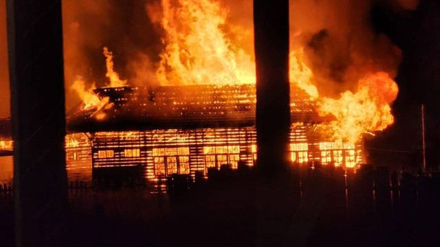 Kantor Dukcapil Pegunungan Bintang yang dibakar KKB Bintang Timur. Foto Polres Pegunungan Bintang 