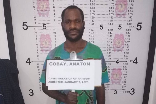 Anton Gobay, pilot WNI yang ditangkap polisi Filipina atas kepemilikan senjata. Foto: Dok. Istimewa