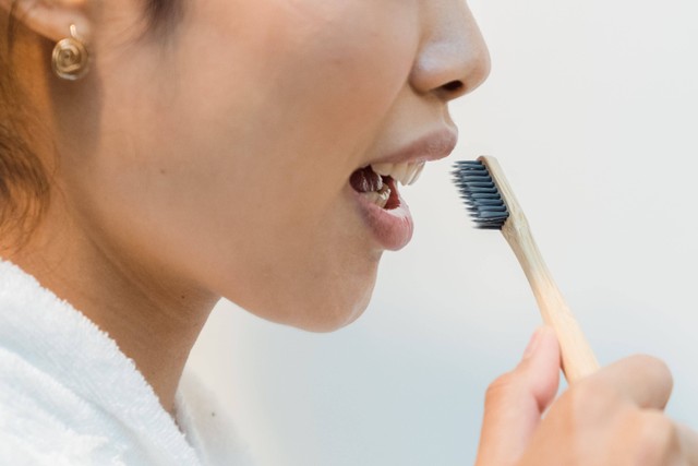 Ilustrasi salah satu kegiatan dalam terapi okupasi adalah belajar menggosok gigi. Foto: Pexels