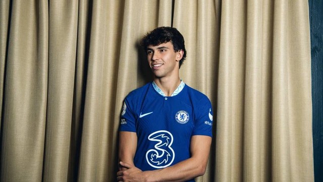 Joao Felix resmi berseragam Chelsea. Foto: Twitter/@ChelseaFC.