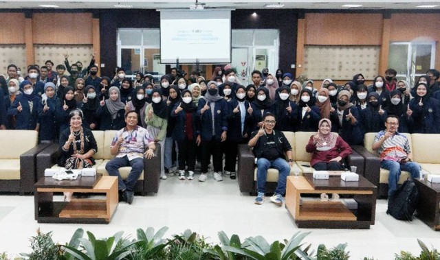 Tingkatkan Literasi Digital Cara Unesa Tangkal Hoaks di Indonesia