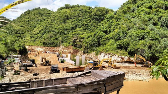 Proses pembangunan Pelabuhan Gesing Gunungkidul. Foto: Maria Wulan/Tugu Jogja