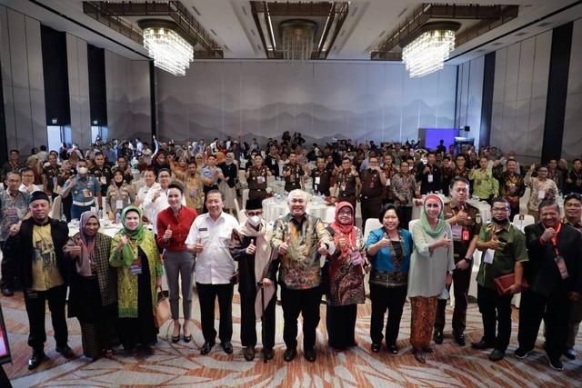 Sosialisasi KUHP yang digelar Masyarakat Hukum Pidana & Kriminologi Indonesia (MAHUPIKI) bersama Universitas Andalas di Hotel Santika, Kota Padang, Sumatera Barat, Rabu (11/1/2023). Foto: Dok. Istimewa
