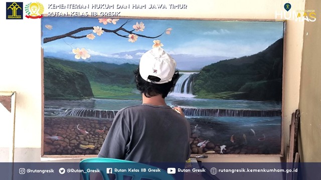 Tampak NW sedang menyalurkan bakatnya