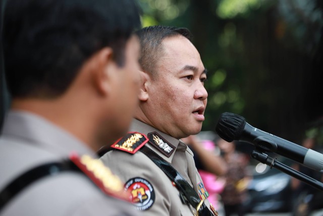 Kombes Trunoyudo Wisnu Andiko memperkenalkan diri sebagai Kabid Humas Polda Metro Jaya yang baru. Foto: Jamal Ramadhan/kumparan