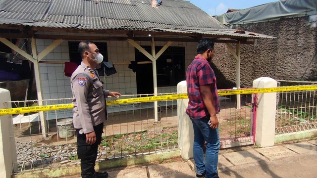 Rumah kontrakan sekeluarga yang tewas keracunan di Bekasi. Dok. Istimewa.