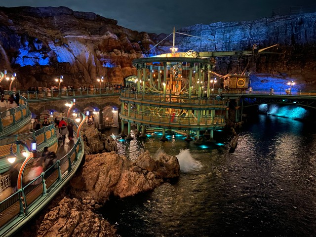 ilustrasi Harga Tiket Masuk Disneysea Jepang 2023. Foto : Unsplash/Ben Lei.