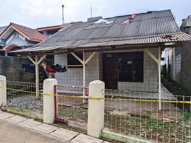 Rumah kontrakan di Kecamatan Bantargebang, Bekasi, tempat tewasnya sekeluarga. Dok: Thomas Bosco/kumparan.