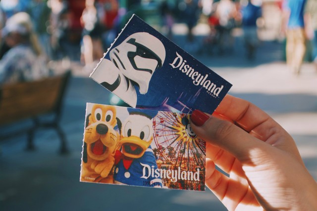 Foto : Unsplash/taylor gregory, Gambar Hanya Ilustrasi Harga Tiket Masuk Disneyland Tokyo 2023
