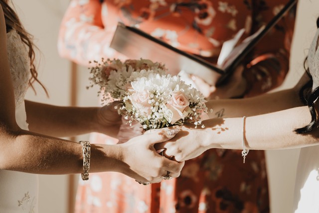 Ilustrasi Kata-Kata Kecewa buat Istri. Foto: Unsplash/Sofia Hernandez.