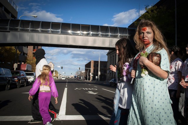 cara beli tiket masuk zombie apocalypse: rise of the dead, Foto: Unsplash/Daniel Lloyd.