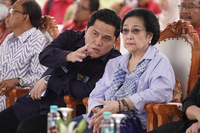 Menteri BUMN Erick Thohir dampingi Megawati Soekarnoputri meninjau Kawasan Ekonomi Khusus (KEK) Sanur, Bali, Senin (16/1/2023). Foto: Instagram.com/erickthohir/