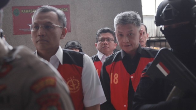 Terdakwa Ferdy Sambo, Agus Nurpatria dan Hendra Kurniawan tiba di Pengadilan Negeri Jakarta Selatan, Selasa (17/1/2023). Foto: Jamal Ramadhan/kumparan