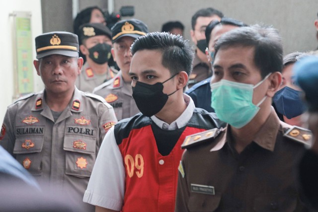 Richard Eliezer tiba di Pengadilan Negeri Jakarta Selatan, Rabu (18/1/2023). Foto: Jamal Ramadhan/kumparan