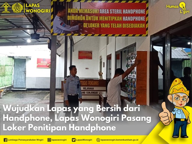 Dalam rangka mewujudkan Lapas yang bersih dari Handphone, Lapas Wonogiri melaksanakan pemasangan loker penitipan handphone (Dok. Humas Lapas Wonogiri)