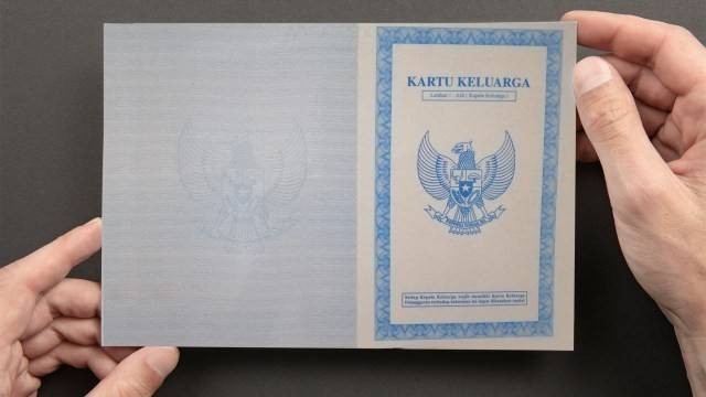 Ilustrasi kartu keluarga (KK). Foto: Shutterstock