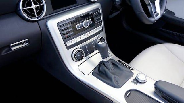 Ilustrasi cara parkir mobil matic yang benar. Foto: Pexels