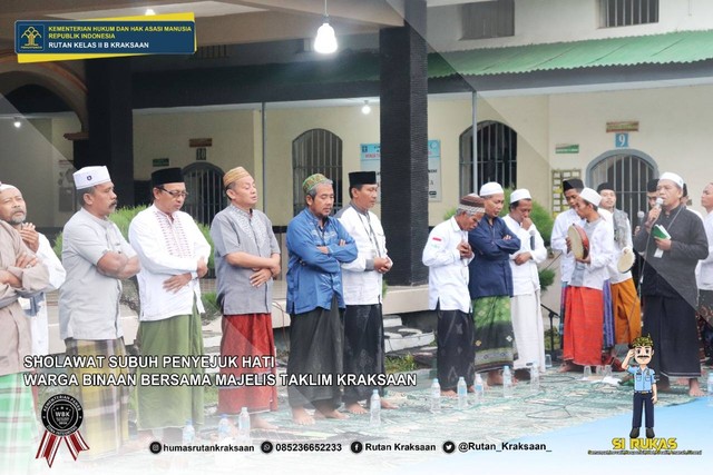 Karutan dan Majelis Taklim Kraksaan ikuti Sholawat Tubuh. (Humas Rutan Kraksaan)